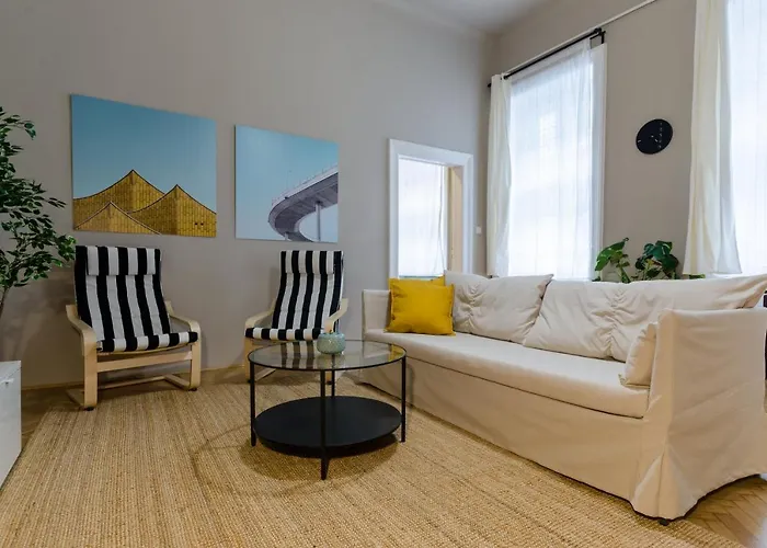 Apartment In City Centre A16