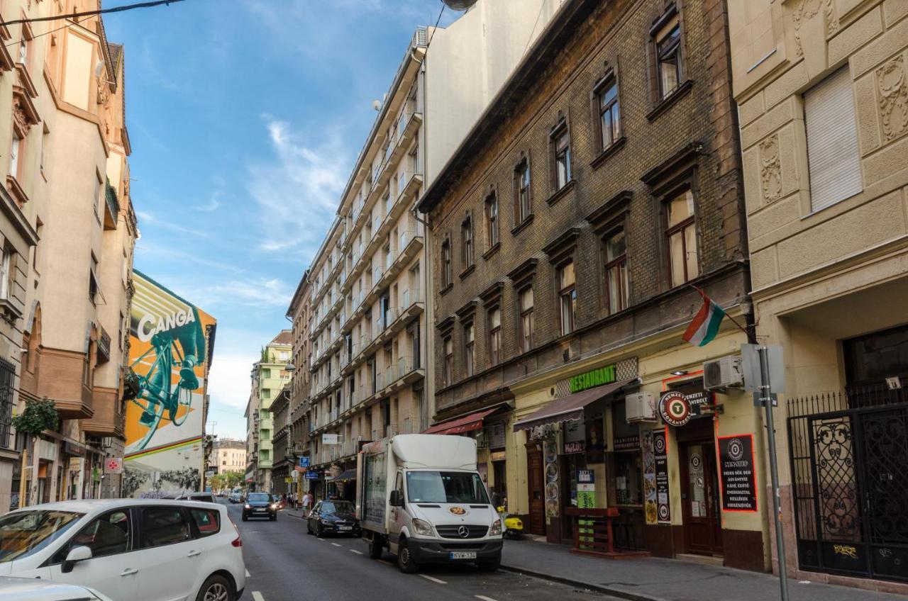 In Centre A16 Budapešť